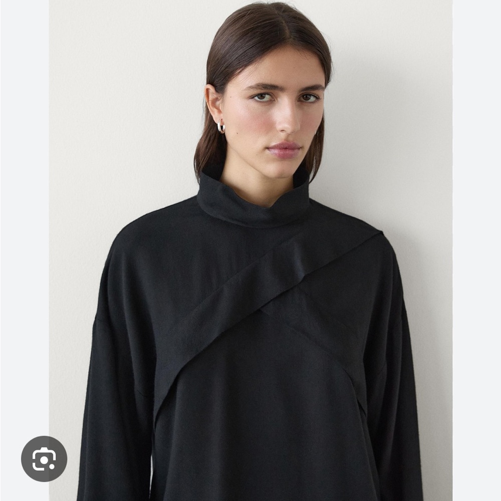 Massimo Dutti Black Blouse - Picture 2 of 7
